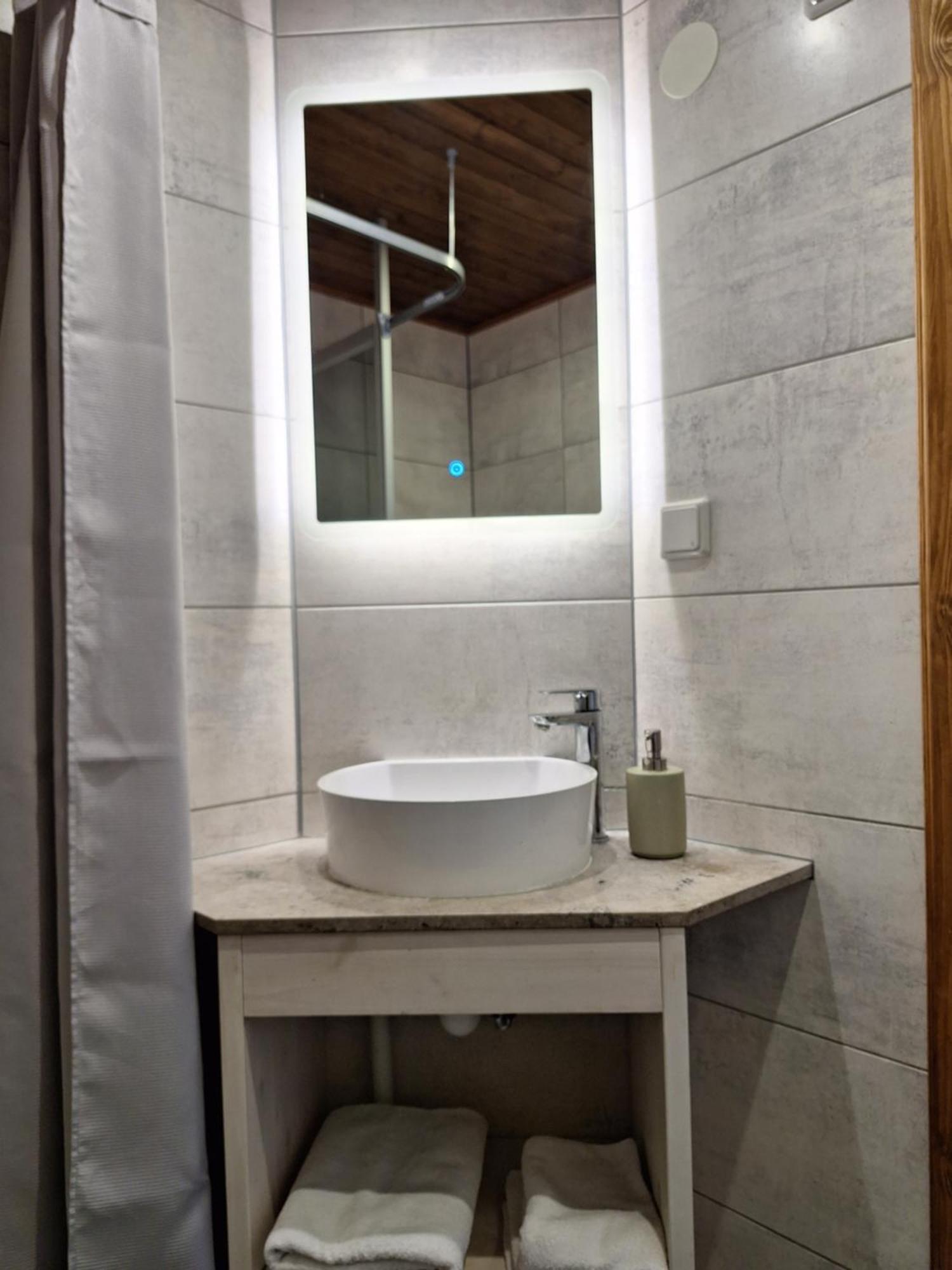 Kraavi Guest Hostel Курессааре Экстерьер фото