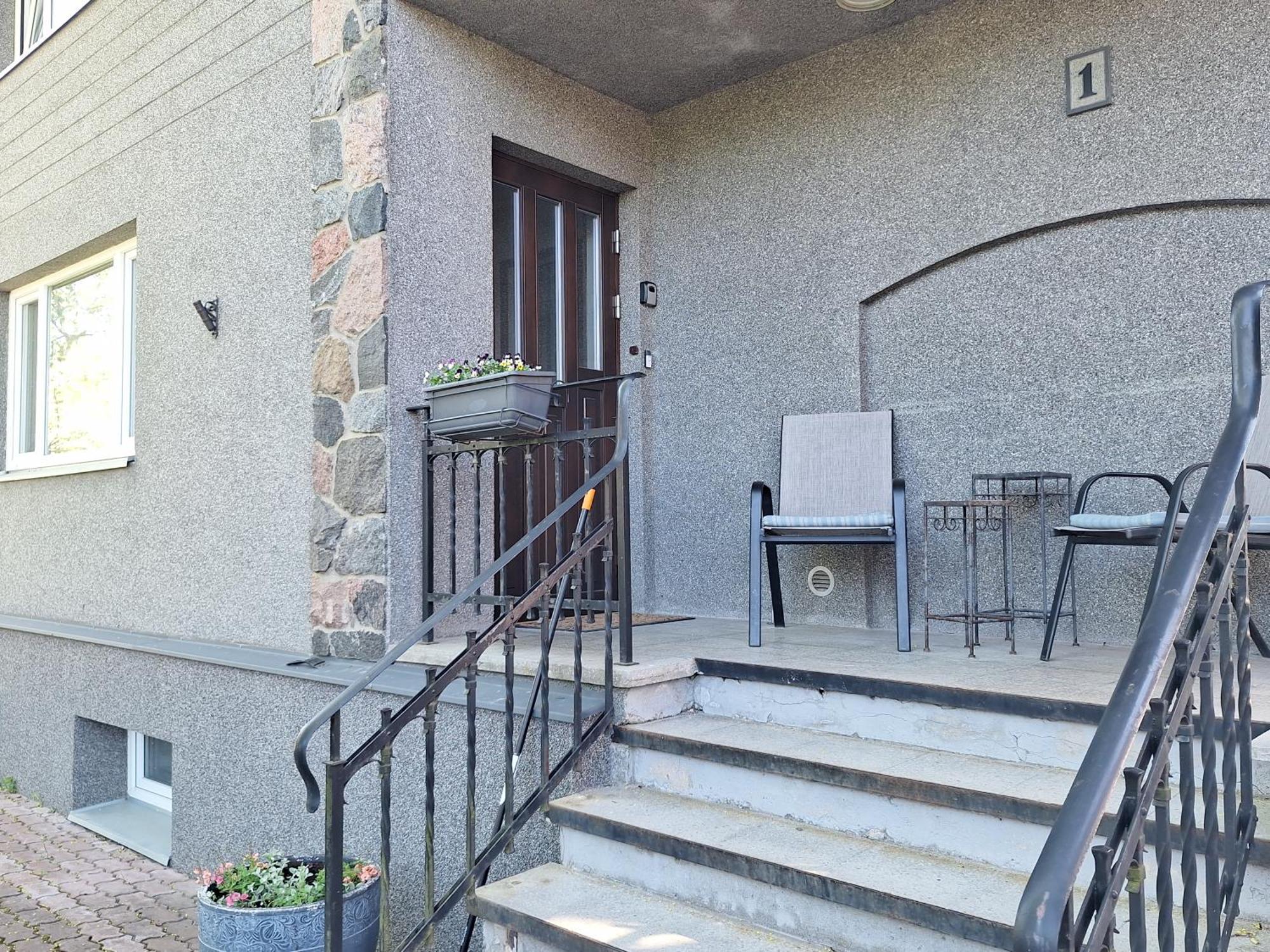 Kraavi Guest Hostel Курессааре Экстерьер фото