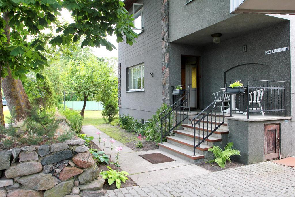 Kraavi Guest Hostel Курессааре Экстерьер фото